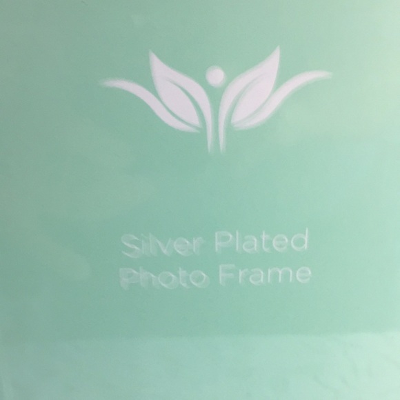 Silver plated frame new in box 9.5X7.5’ - Picture 2 of 10